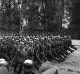  Imagine 1 - Wehrmacht --- Trupele Wehrmacht-lui intrnd n Varsovia n septembrie 1939.