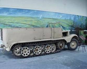  Vehicul usor de transport autosenilat (Leichter Zugkraftwagen Sd. Kfz. 11) 