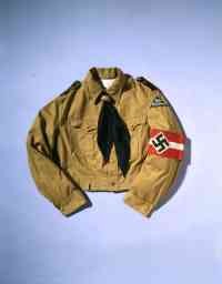 [Exponat: Teile einer HJ-Uniform, 1935-1945]