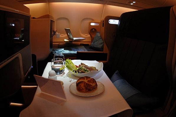 Сингапурские авиалинии купили первый Airbus A380 (24 фото) 11