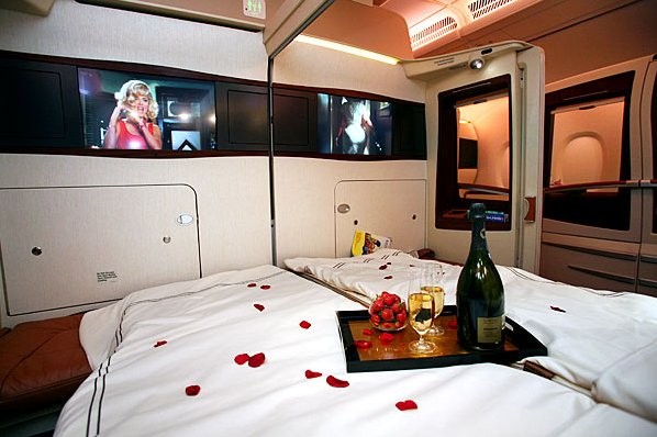 Сингапурские авиалинии купили первый Airbus A380 (24 фото) 19